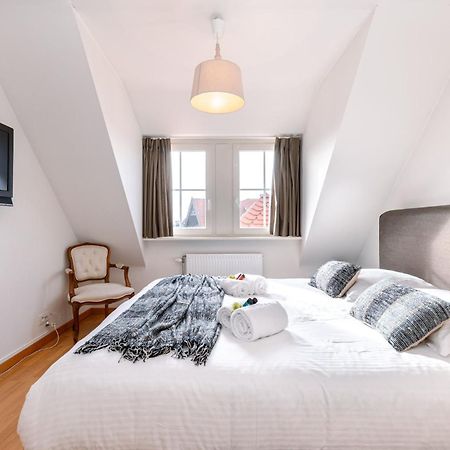 Charming Spacious Duplex Apt With Private Parking In Knokke Apartment Екстериор снимка