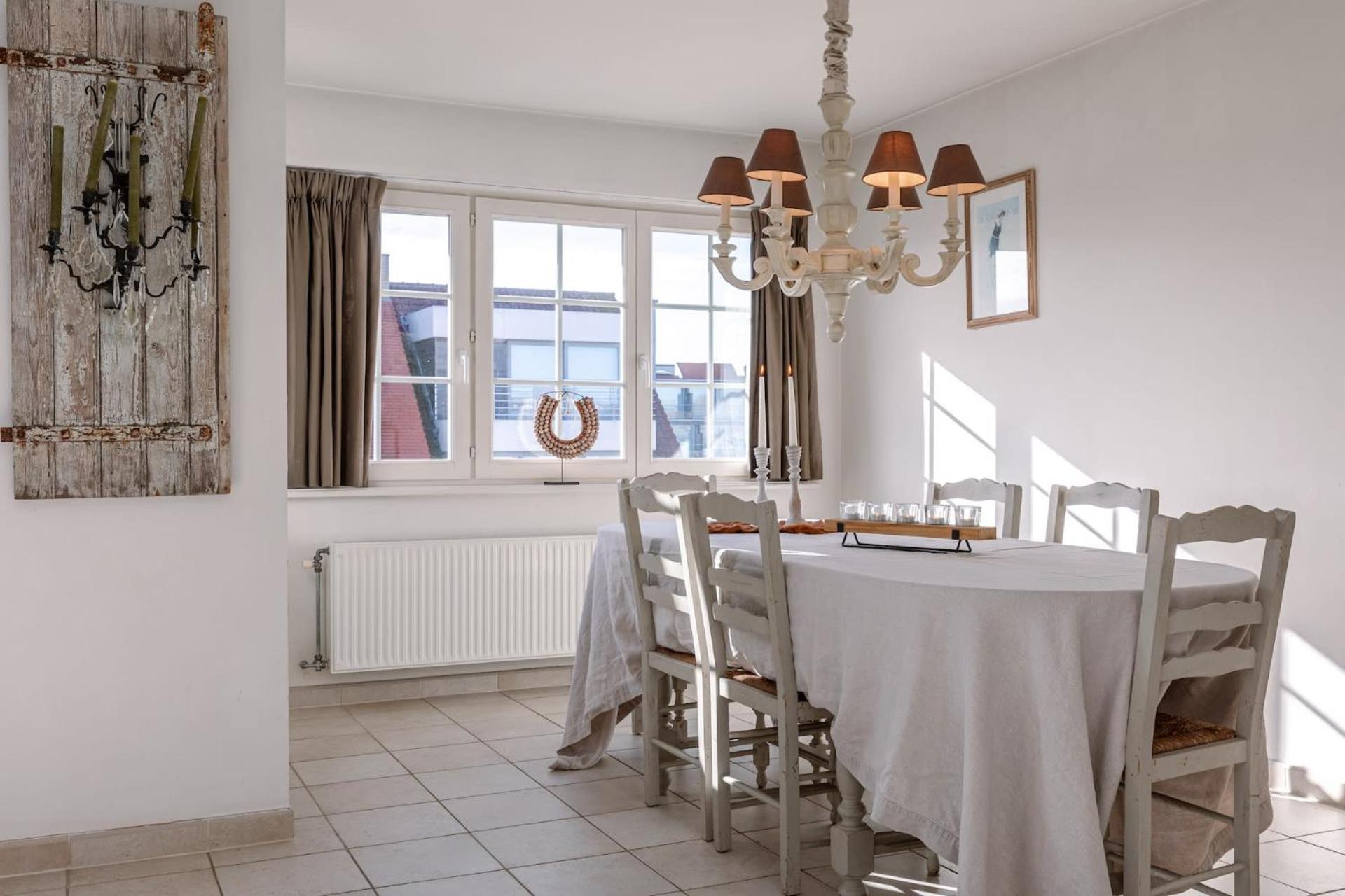 Charming Spacious Duplex Apt With Private Parking In Knokke Apartment Екстериор снимка